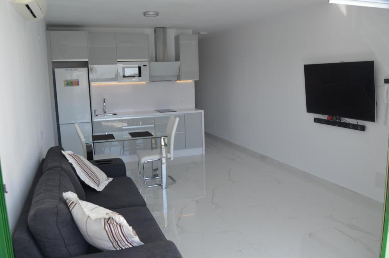 Modern Quiet Apartament Beach Front San Bartolome de Tirajana  Exterior photo