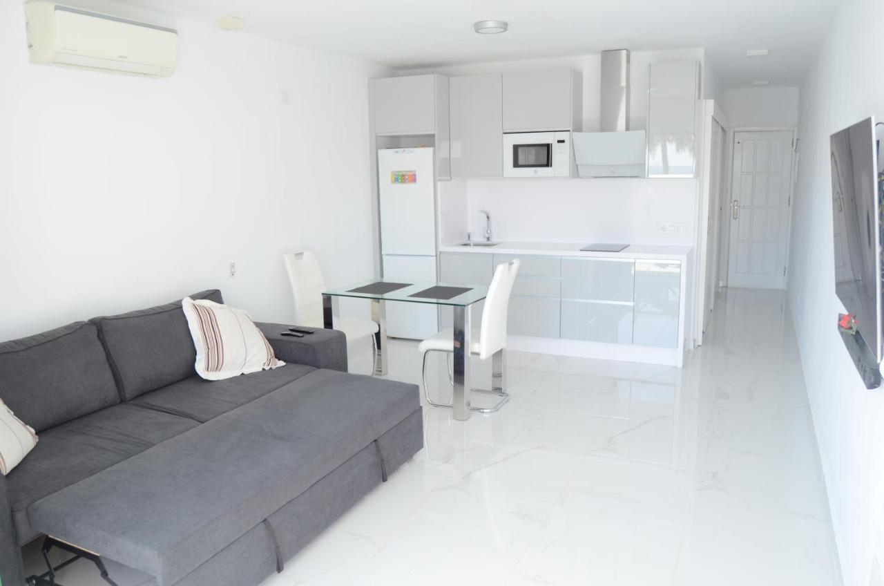 Modern Quiet Apartament Beach Front San Bartolome de Tirajana  Exterior photo